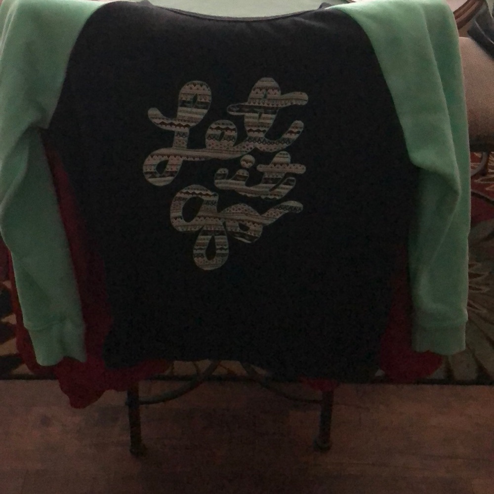 Sweatshirt